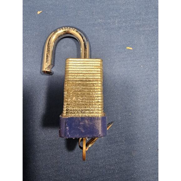 Brinks Heavy 60mm Hardened Laminated Padlock with Key - 2-1/2" x 2" -works great - Picture 5 of 8